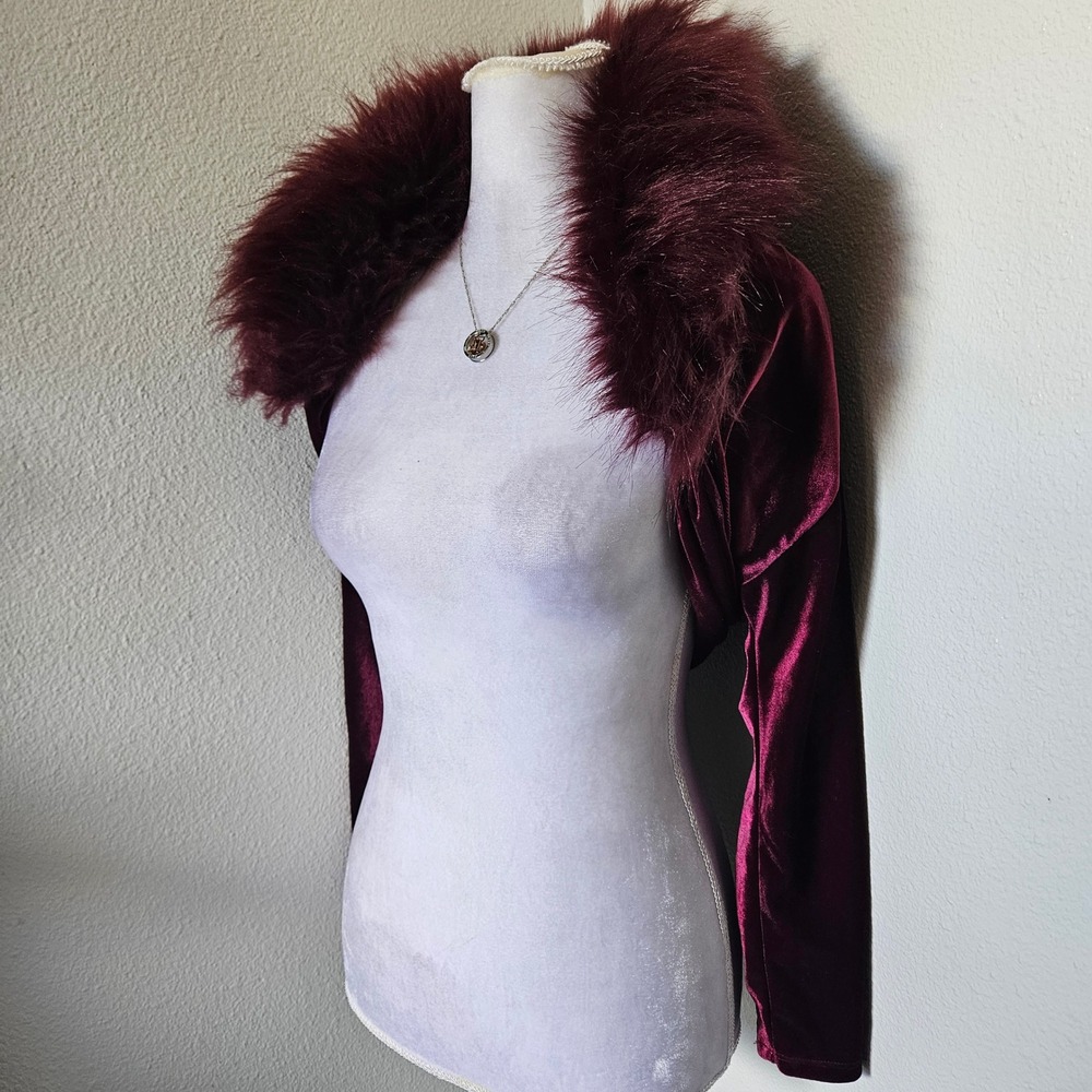 Tahari Arthur S. Levine Burgundy Velvet Faux Fur Collar Shrug Bolero Jacket